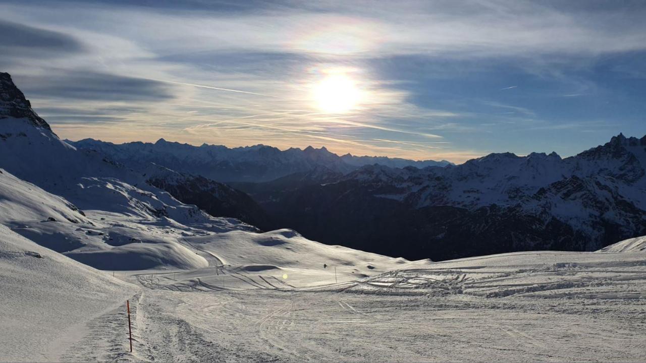 Апартаменти Le Petit Refuge Cervinia Брей-Червінія Екстер'єр фото